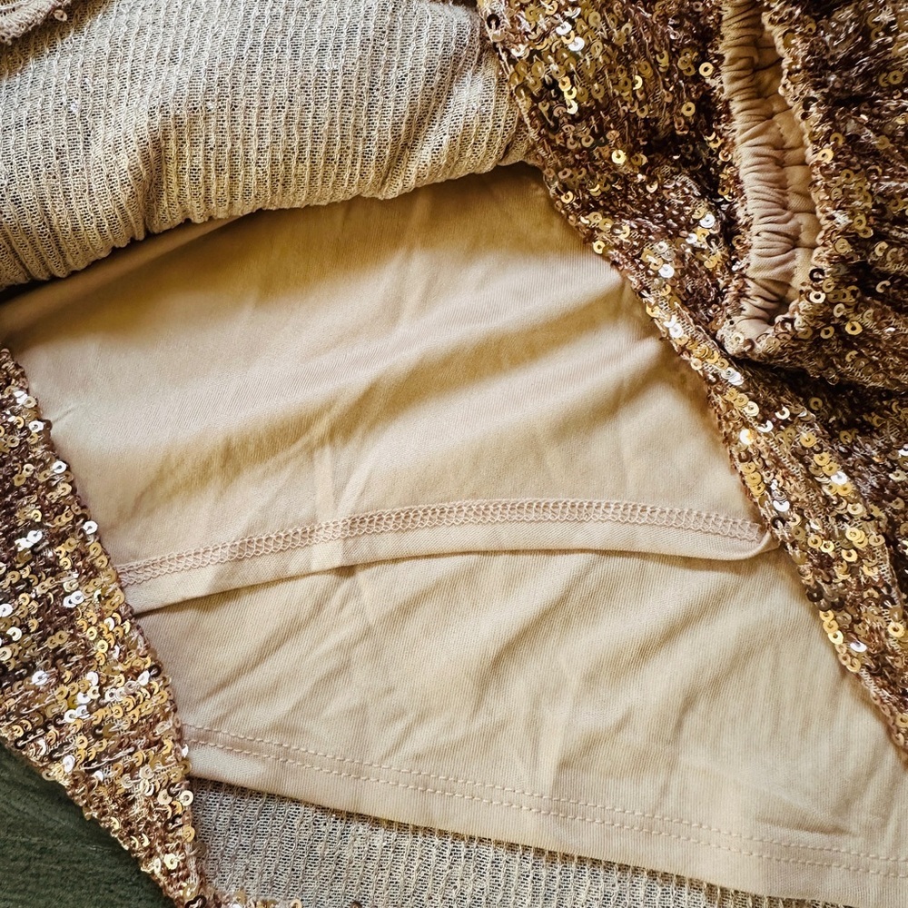 NWT Cable & Gauge Women’s Gold Sequin Twist Front Blouse XS - Picture 8 of 8